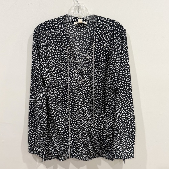 NWT Michael Kors printed chain detail lace up chiffon faux wrap top ❤️ - Picture 2 of 6